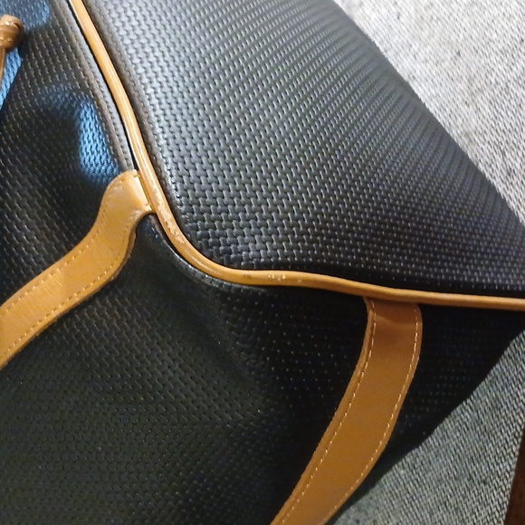 Yves Saint Laurent Black and Tan Shoulder Bag - Picture 7 of 16